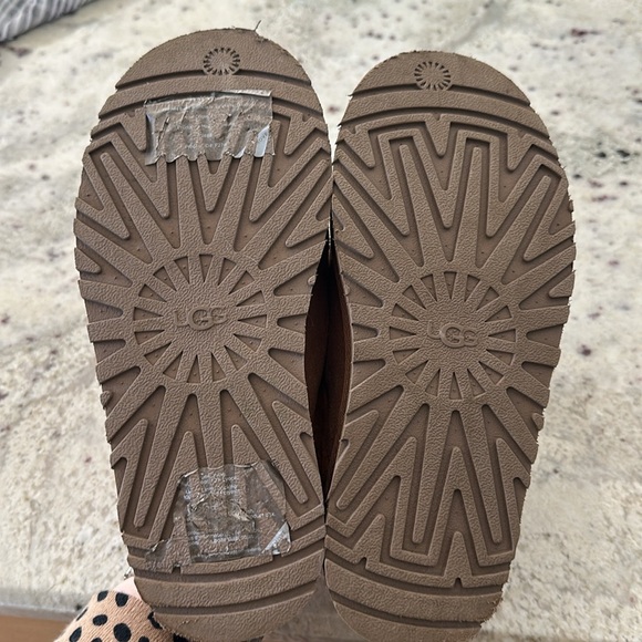 UGG slippers - Picture 3 of 3